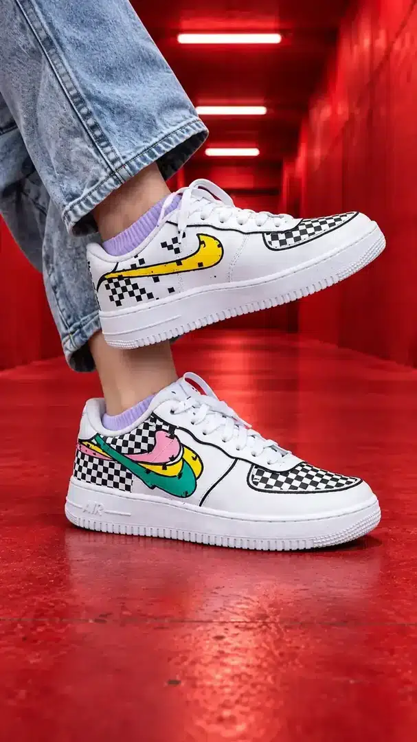 White / Multicolor — Artisan · 10