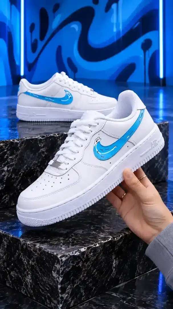 White / Blue — Artisan