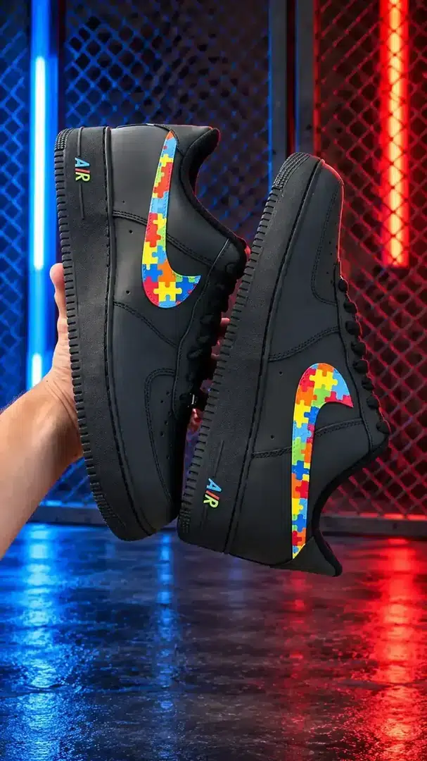 Black / Multicolor — Artisan