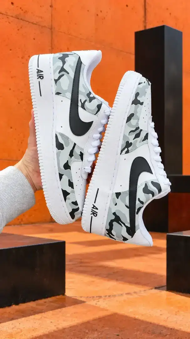 White / Black — Artisan · 36