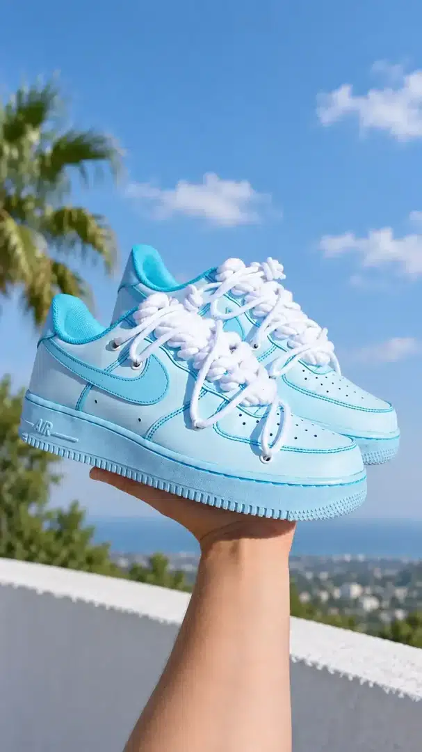 Blue / White — Luxury · 05 LUXURY colorway