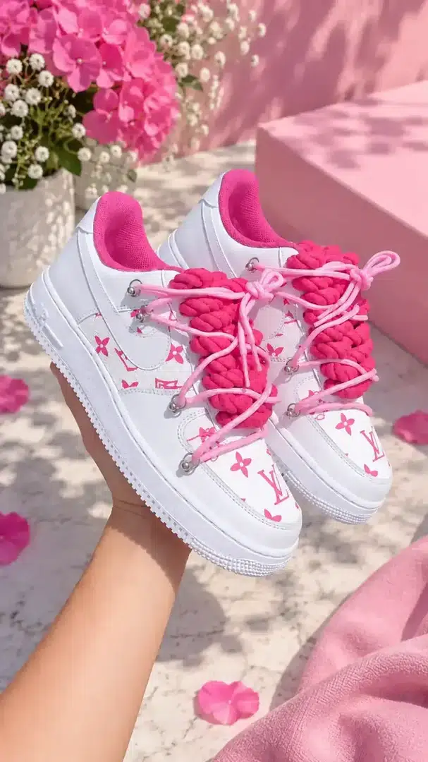 White / Pink — Luxury LUXURY colorway
