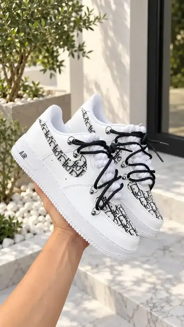White / Black — Luxury LUXURY colorway