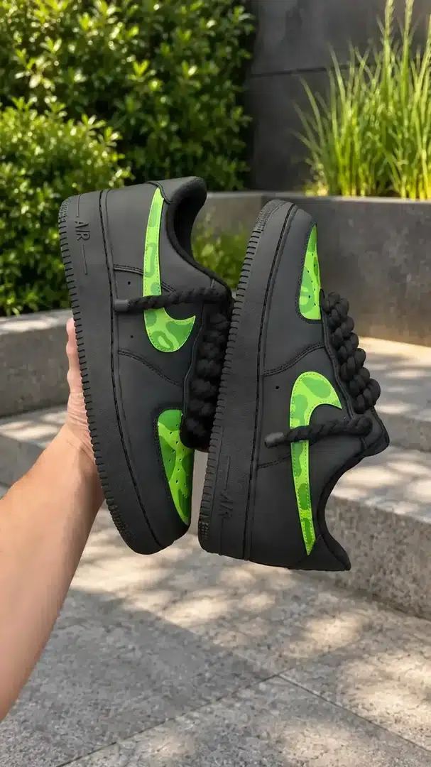 Black / Green — Luxury LUXURY colorway