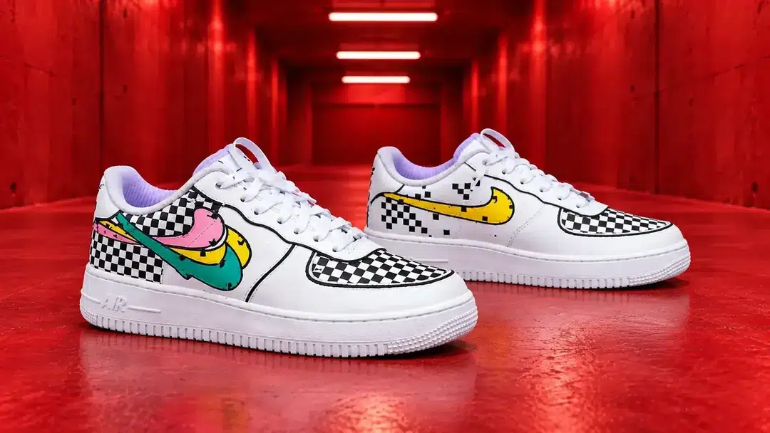 White / Multicolor — Artisan · 10