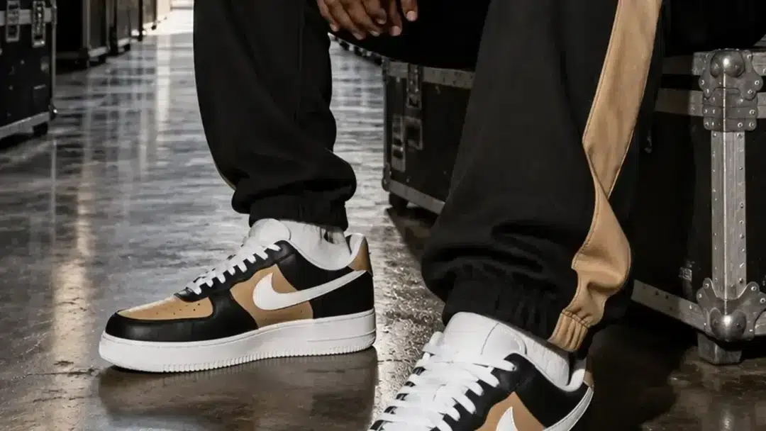 Black / Gold — Gridiron